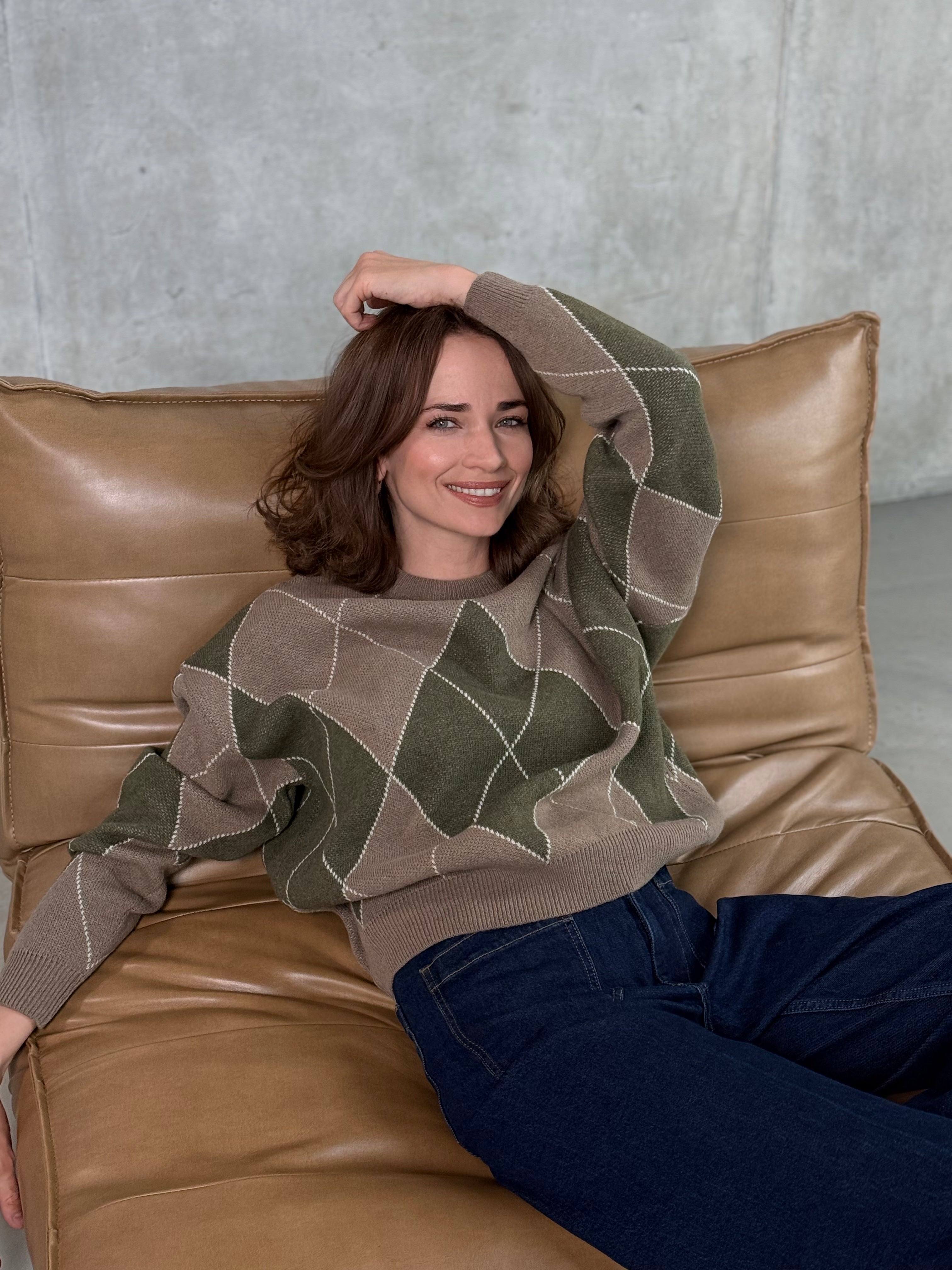 Sweter EVA romby oliwkowe